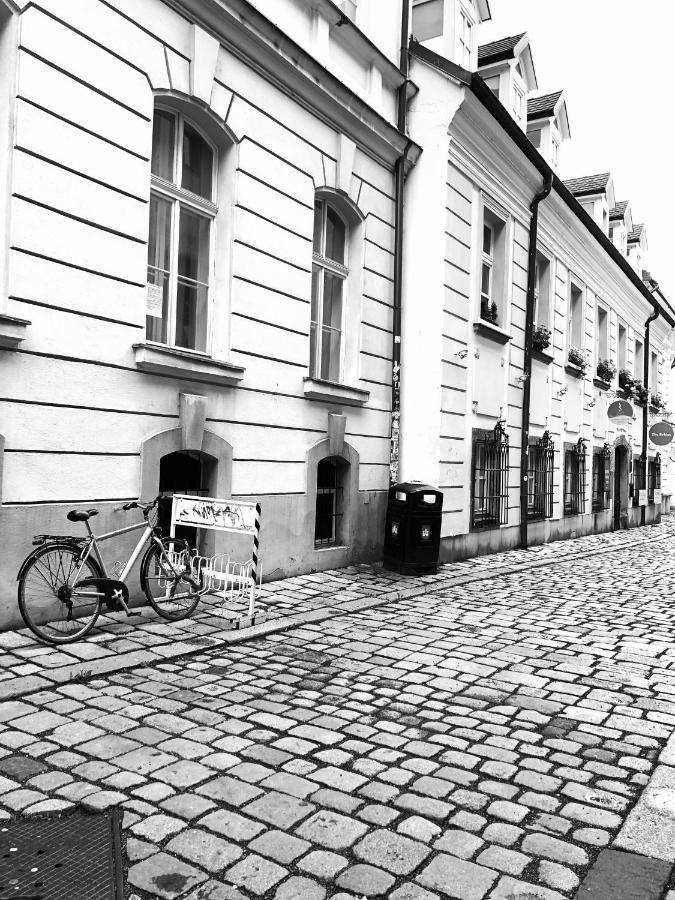Apartments Bastova, Stela & Mia Apartments Bratislava Esterno foto